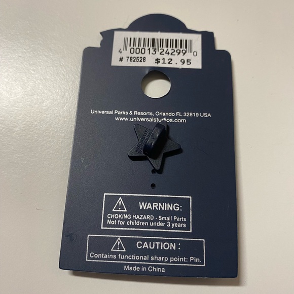 Universal Studios Jurassic World Red Pin New - Picture 3 of 11